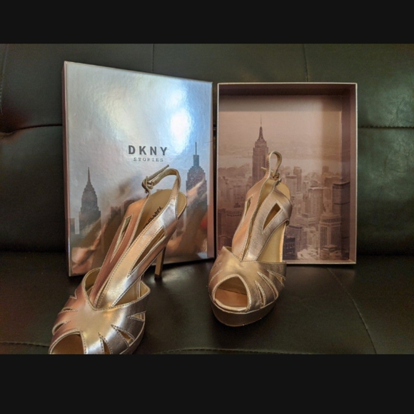 NWOT XApparel Platforms - Picture 3 of 6